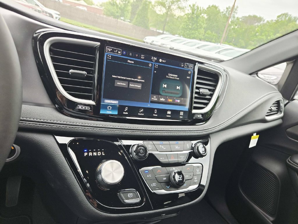 New 2026 Chrysler Pacifica Select w/ S Appearance Package FWD image 25