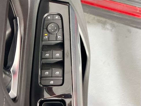 Used 2023 Nissan Pathfinder SL w/ Black Appearance Package AWD/4WD image 18
