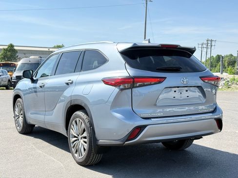 Used 2022 Toyota Highlander Platinum AWD/4WD image 11