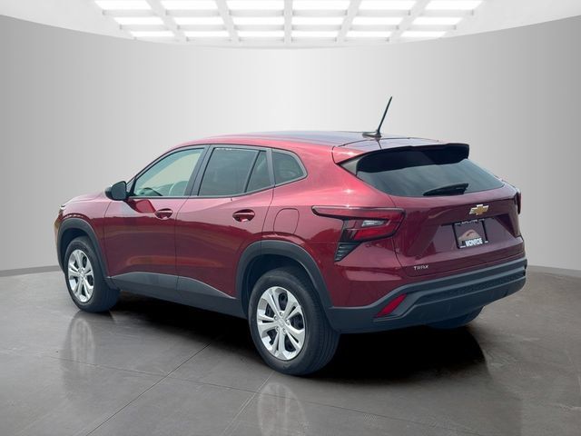 Used 2024 Chevrolet Trax LS w/ Driver Confidence Package FWD image 5