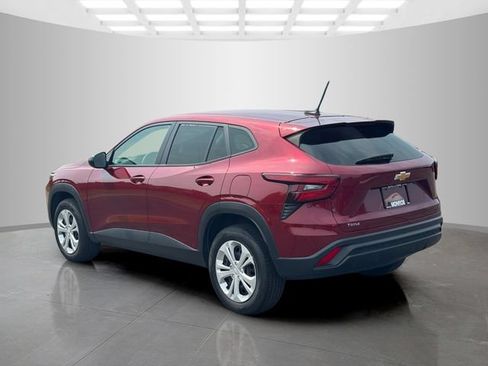 Used 2024 Chevrolet Trax LS w/ Driver Confidence Package FWD image 5