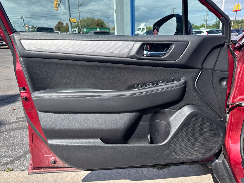 Used 2016 Subaru Outback 2.5i Premium AWD/4WD image 9