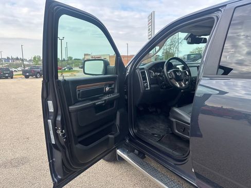 Used 2017 RAM 1500 Laramie w/ Convenience Group AWD/4WD image 13
