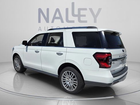 Used 2022 Ford Expedition Limited AWD/4WD image 3