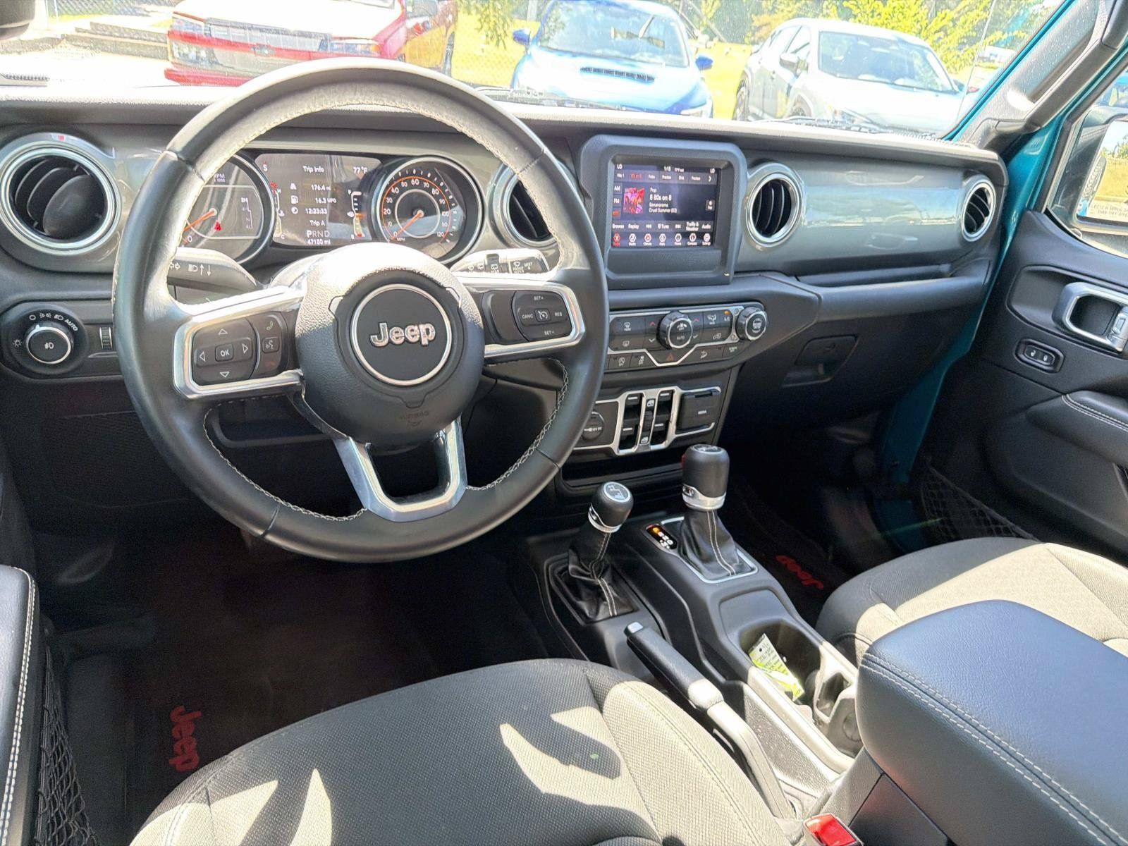 Used 2019 Jeep Wrangler Unlimited Sahara AWD/4WD image 23