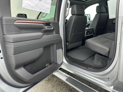 New 2026 GMC Sierra 3500 Denali w/ Denali Reserve Package AWD/4WD image 15