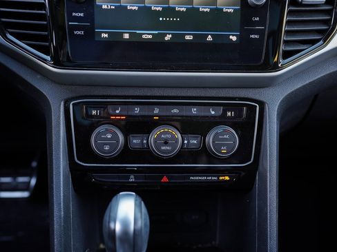 Used 2022 Volkswagen Atlas SEL Premium image 34