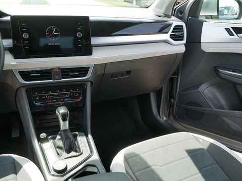 Certified 2025 Volkswagen Taos SE AWD/4WD image 23