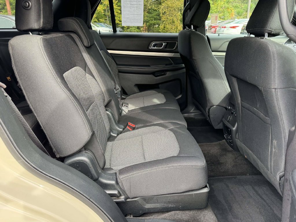 Used 2018 Ford Explorer XLT FWD image 15