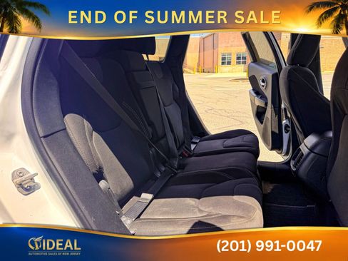 Used 2016 Jeep Cherokee Latitude w/ Cold Weather Group AWD/4WD image 11