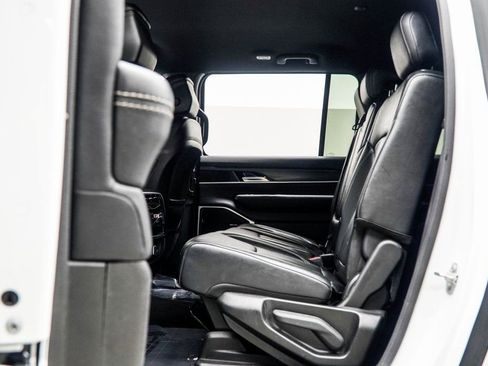 Used 2024 Jeep Wagoneer L Series II w/ Flexible Seating Group image 36