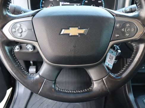 Used 2017 Chevrolet Colorado Z71 w/ Z71 Midnight Edition AWD/4WD image 11
