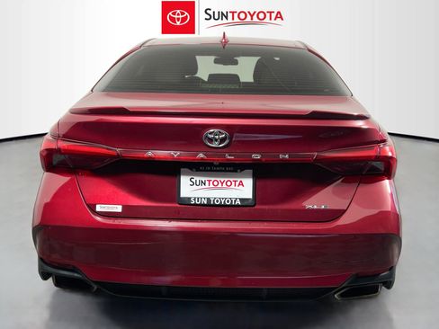 Used 2019 Toyota Avalon XLE image 5