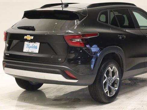 Used 2025 Chevrolet Trax LT w/ LT Convenience Package FWD image 6