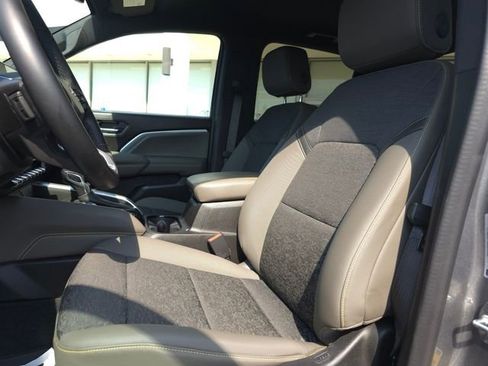 Used 2023 Chevrolet Colorado ZR2 image 9