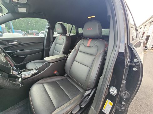 Used 2025 Chevrolet Trax RS w/ Driver Confidence Package FWD image 18