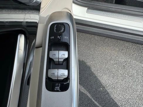 Used 2026 Mercedes-Benz GLC 300 4MATIC image 21