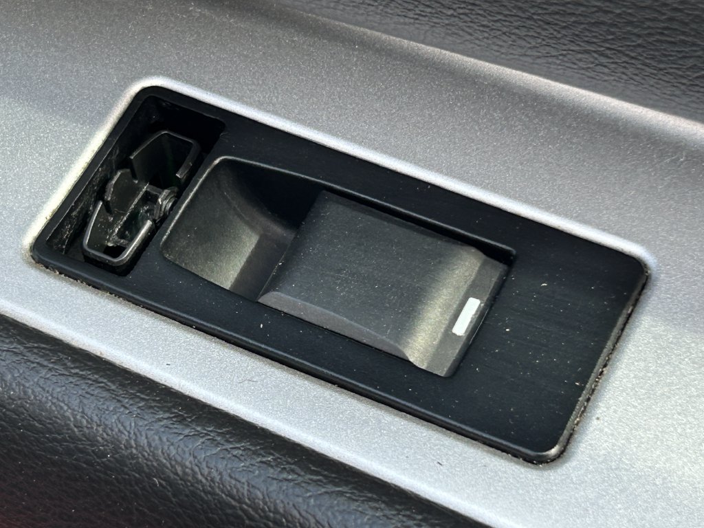 Used 2016 Jeep Compass High Altitude FWD image 32
