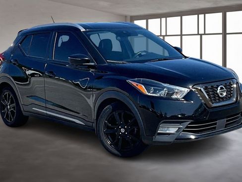 Used 2020 Nissan Kicks SR w/ SR Premium Package FWD image 14