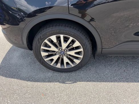 Used 2020 Ford Escape Titanium FWD image 5