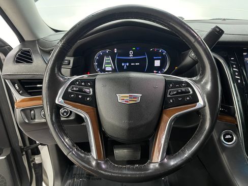 Used 2018 Cadillac Escalade ESV Luxury AWD/4WD image 23