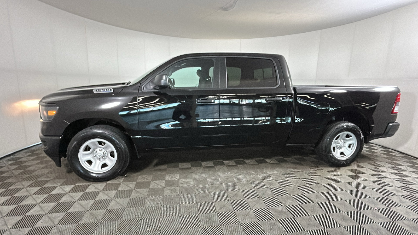 Used 2024 RAM 1500 Tradesman AWD/4WD image 6