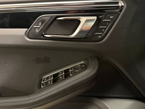 Certified 2026 Porsche Macan AWD/4WD image 39