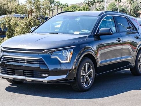 New 2025 Kia Niro SX image 3