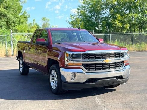 Used 2017 Chevrolet Silverado 1500 LT w/ All Star Edition AWD/4WD image 3