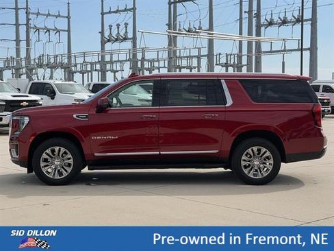 Used 2023 GMC Yukon XL Denali AWD/4WD image 9