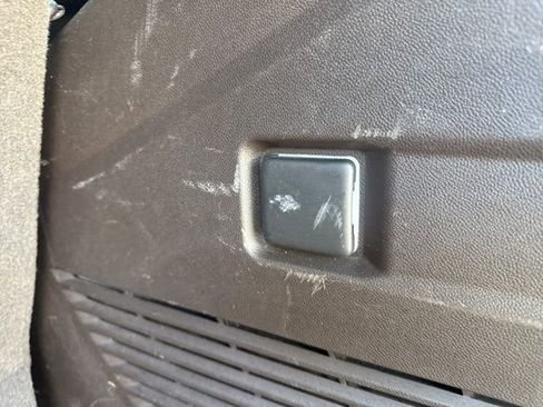 Used 2021 GMC Yukon SLT image 24