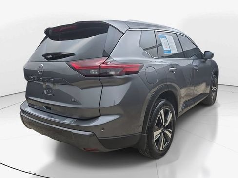 Used 2025 Nissan Rogue SL FWD image 6