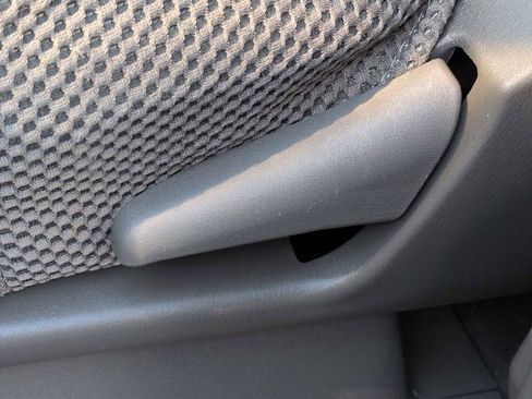 Used 2021 Nissan Frontier SV w/ Midnight Edition Floor Mats image 18