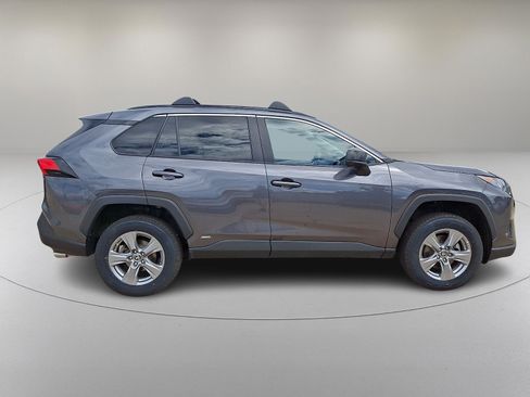 Used 2022 Toyota RAV4 LE AWD/4WD image 12