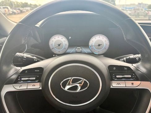 Used 2021 Hyundai Elantra Limited FWD image 13