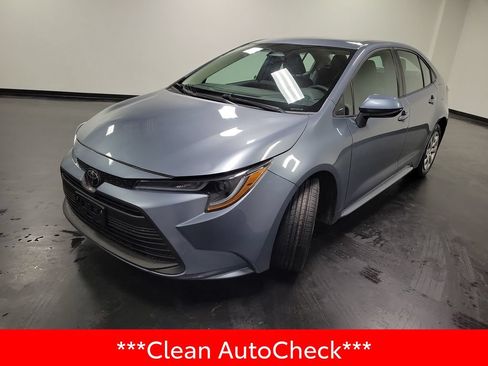 Used 2025 Toyota Corolla LE FWD image 4