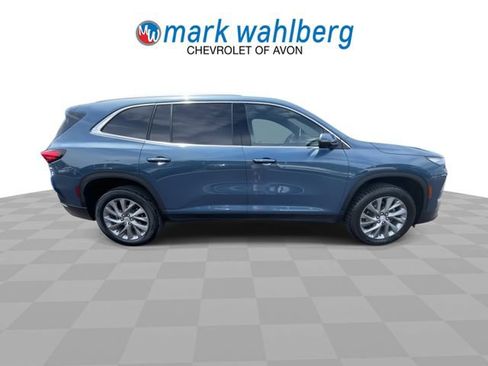Certified 2025 Buick Enclave Preferred FWD image 9