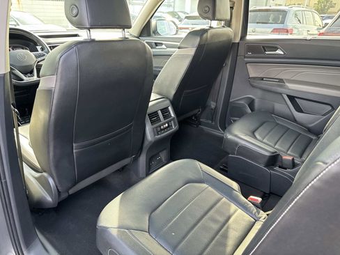 Certified 2022 Volkswagen Atlas SEL Premium image 10