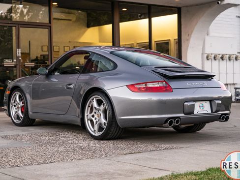 Used 2006 Porsche 911 Carrera S RWD image 4