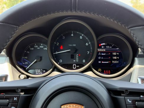 Used 2026 Porsche Macan AWD/4WD image 16