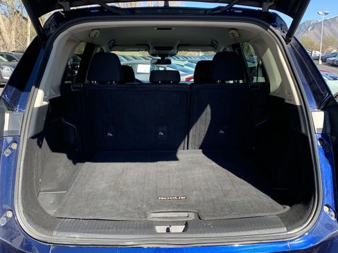 Used 2024 Nissan Rogue SV image 33