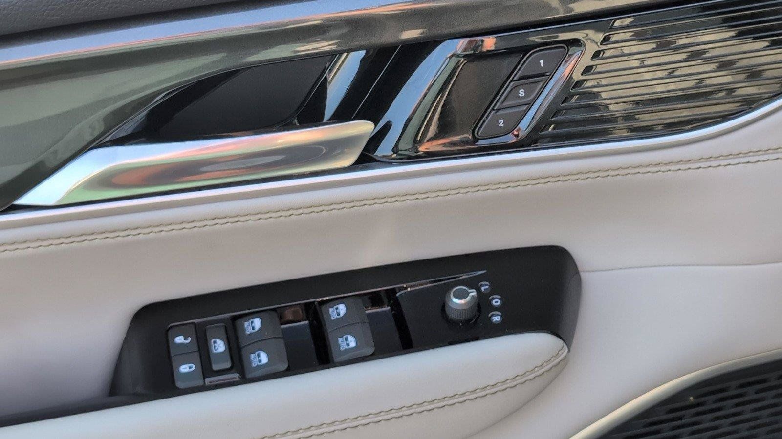 Used 2023 Jeep Wagoneer 4WD w/ Premium Group I image 22