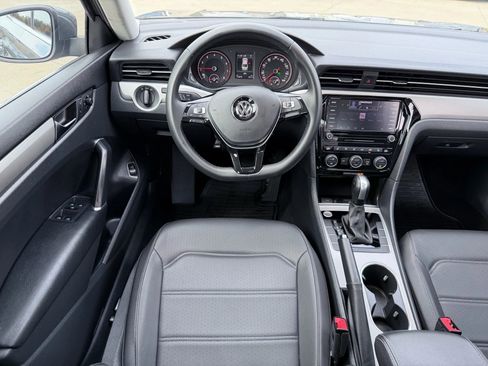 Used 2021 Volkswagen Passat 2.0T SE image 11