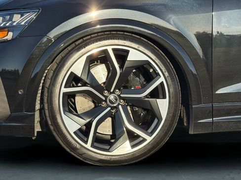 Used 2022 Audi RS Q8 4.0T 4D Sport Utility image 36