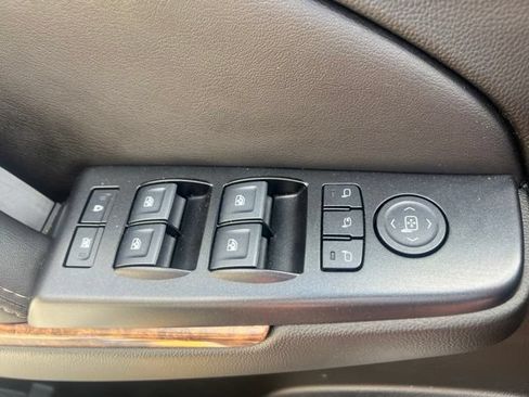 Used 2020 Chevrolet Tahoe Premier w/ Premier Plus Edition AWD/4WD image 16