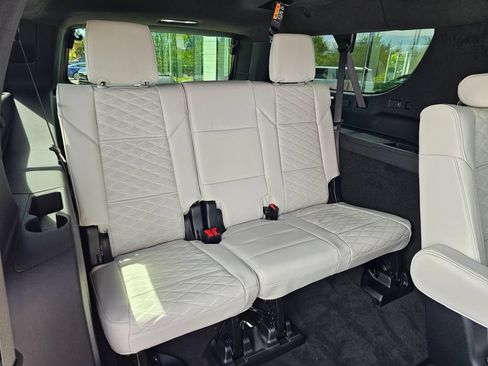 New 2026 Cadillac Escalade ESV Platinum Sport w/ LPO, ONYX Package AWD/4WD image 13