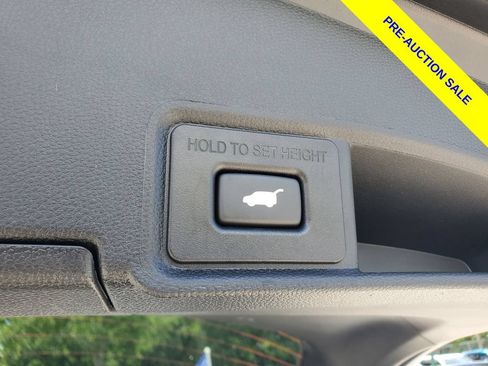 Used 2025 Acura RDX SH-AWD image 9