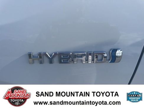 Used 2021 Toyota RAV4 XLE image 8