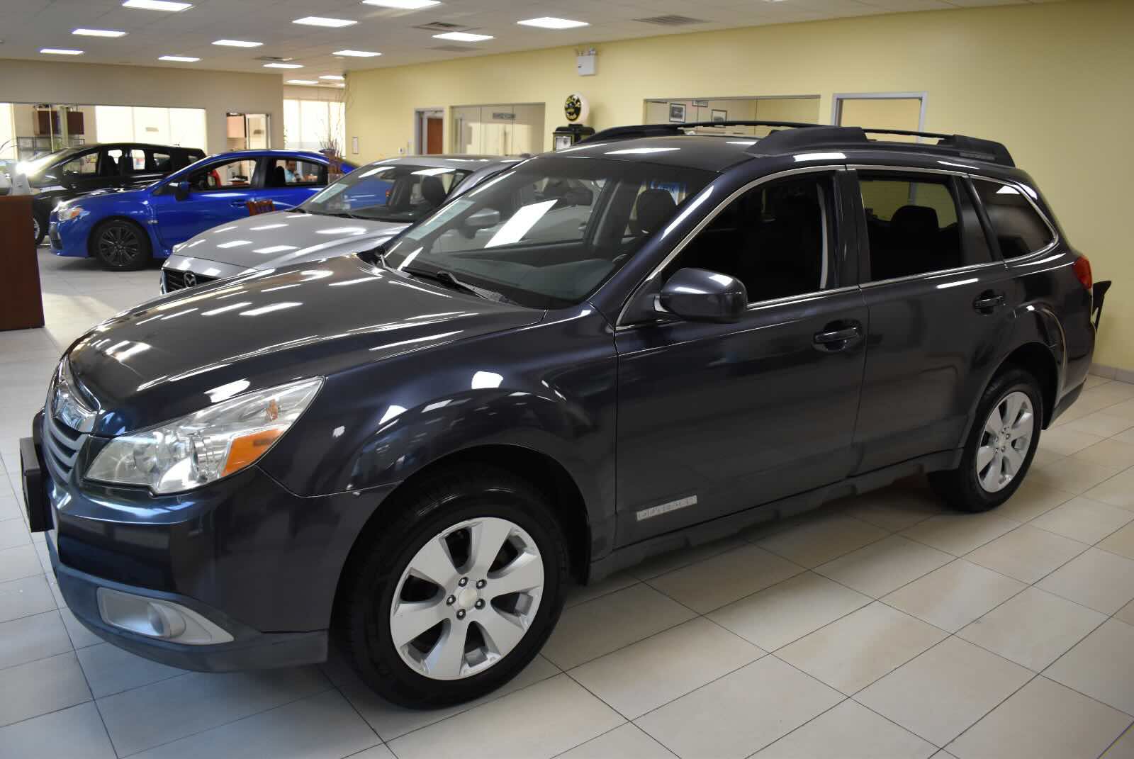 Used 2011 Subaru Outback 2.5i Premium w/ All-Weather Pkg AWD/4WD image 7