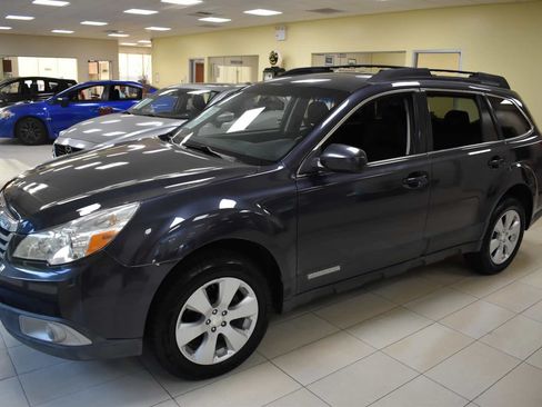 Used 2011 Subaru Outback 2.5i Premium w/ All-Weather Pkg AWD/4WD image 7